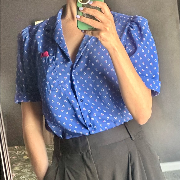 Eber Tops - Vintage Office-wear 80’s Eber Etc. Blue Abstract Floral Button Blouse